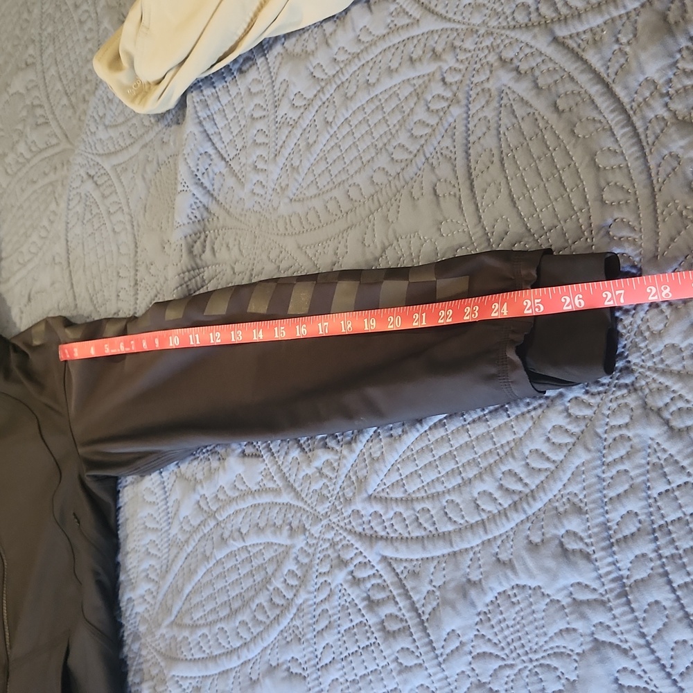 Lululemon Feelin Frosty Soft Shell size 10 - Picture 15 of 16